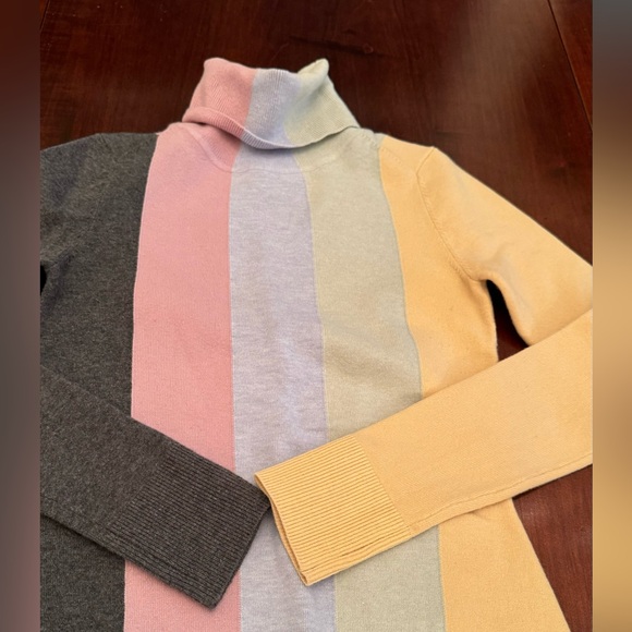 JoosTricot Color block Pattern Mock Neck Sweater - Picture 2 of 3